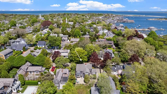$3,850,000 | 8 High Street, Edgartown, MA 02539