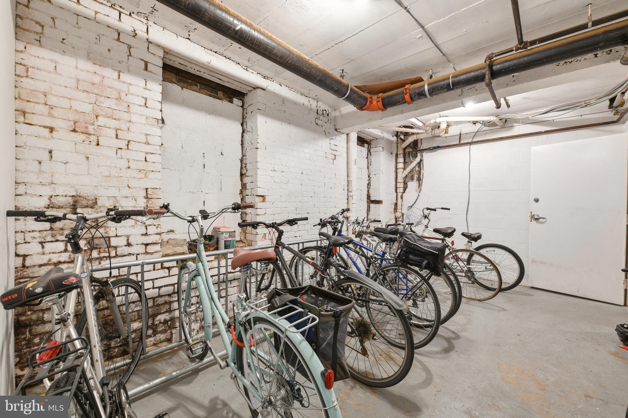 2633 Adams Mill Road Northwest, Unit 402 Washington, DC 20009 - Photo 39 of 40