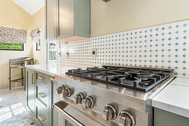 $10,000 | 3714 South Olive Avenue, West Palm Beach, FL 33405