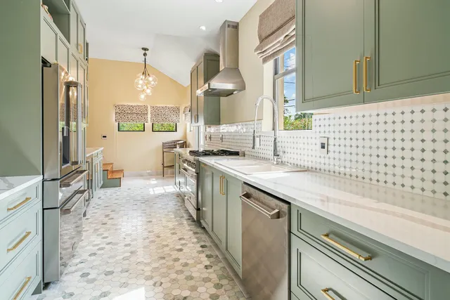 $10,000 | 3714 South Olive Avenue, West Palm Beach, FL 33405