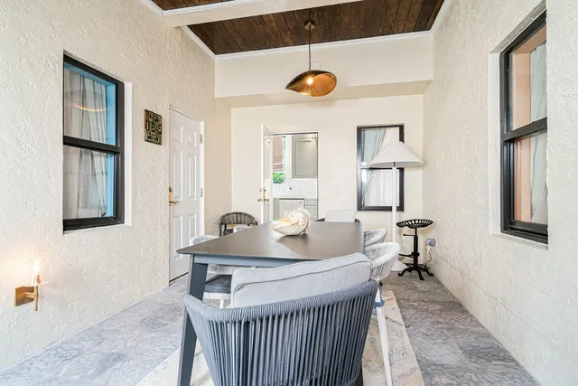 $10,000 | 3714 South Olive Avenue, West Palm Beach, FL 33405