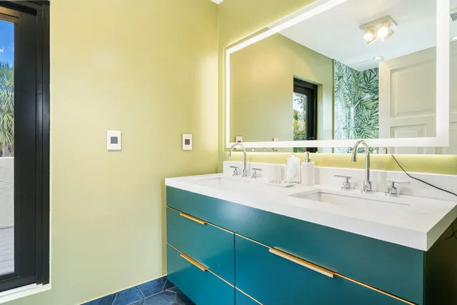 $10,000 | 3714 South Olive Avenue, West Palm Beach, FL 33405