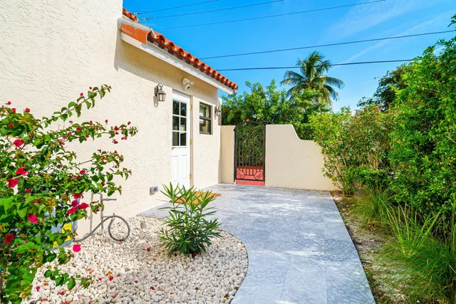 $10,000 | 3714 South Olive Avenue, West Palm Beach, FL 33405