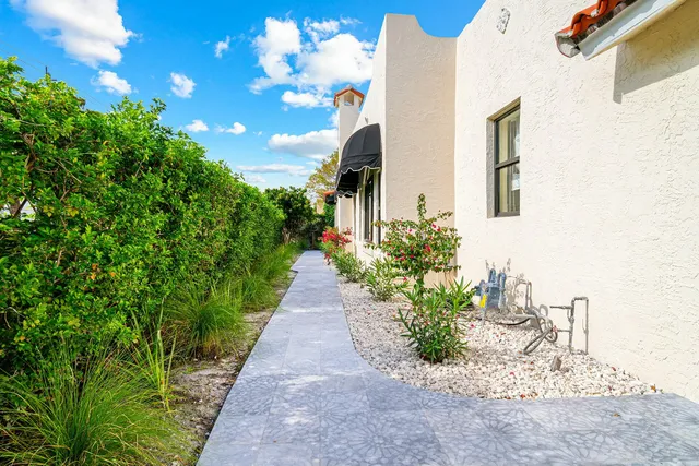 $10,000 | 3714 South Olive Avenue, West Palm Beach, FL 33405