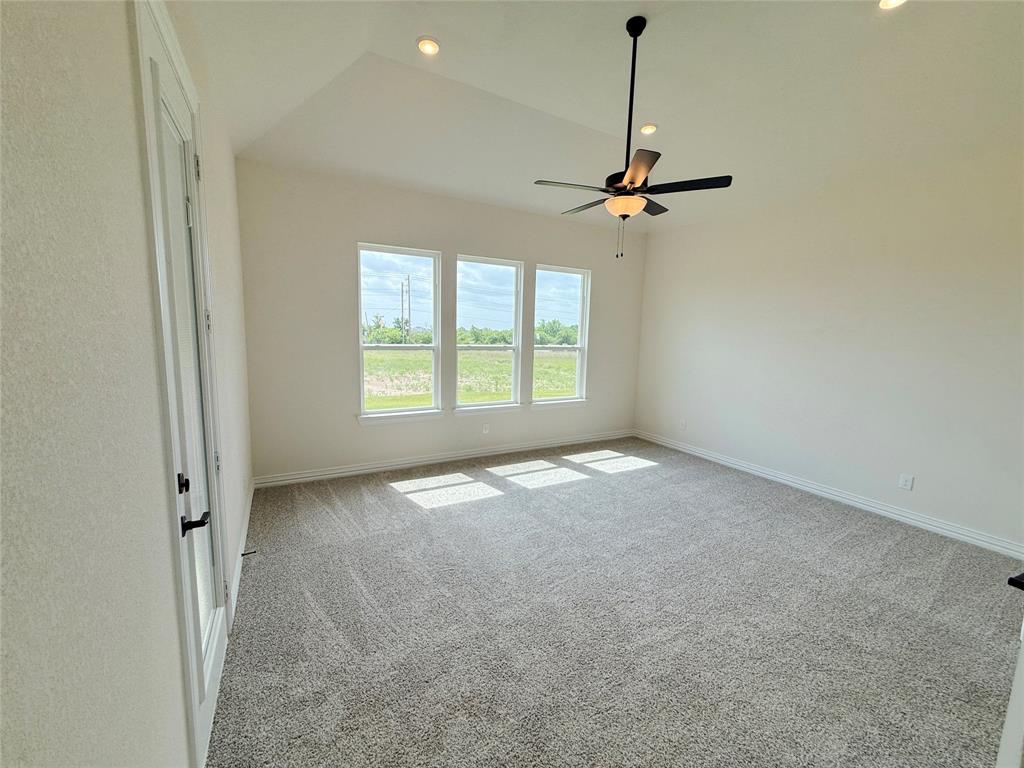 204 Slimp Bluff Azle, TX 76020 - Photo 7 of 20