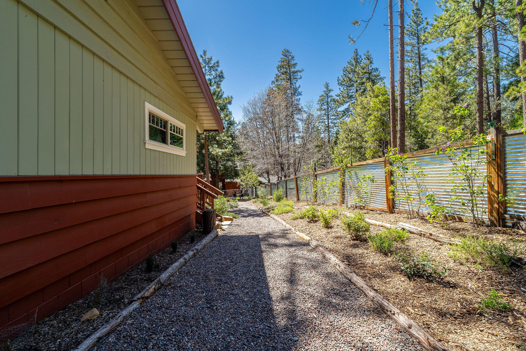 25445 Palomar Road Idyllwild, CA 92549 - Photo 33 of 55 25445PalomarRd-35