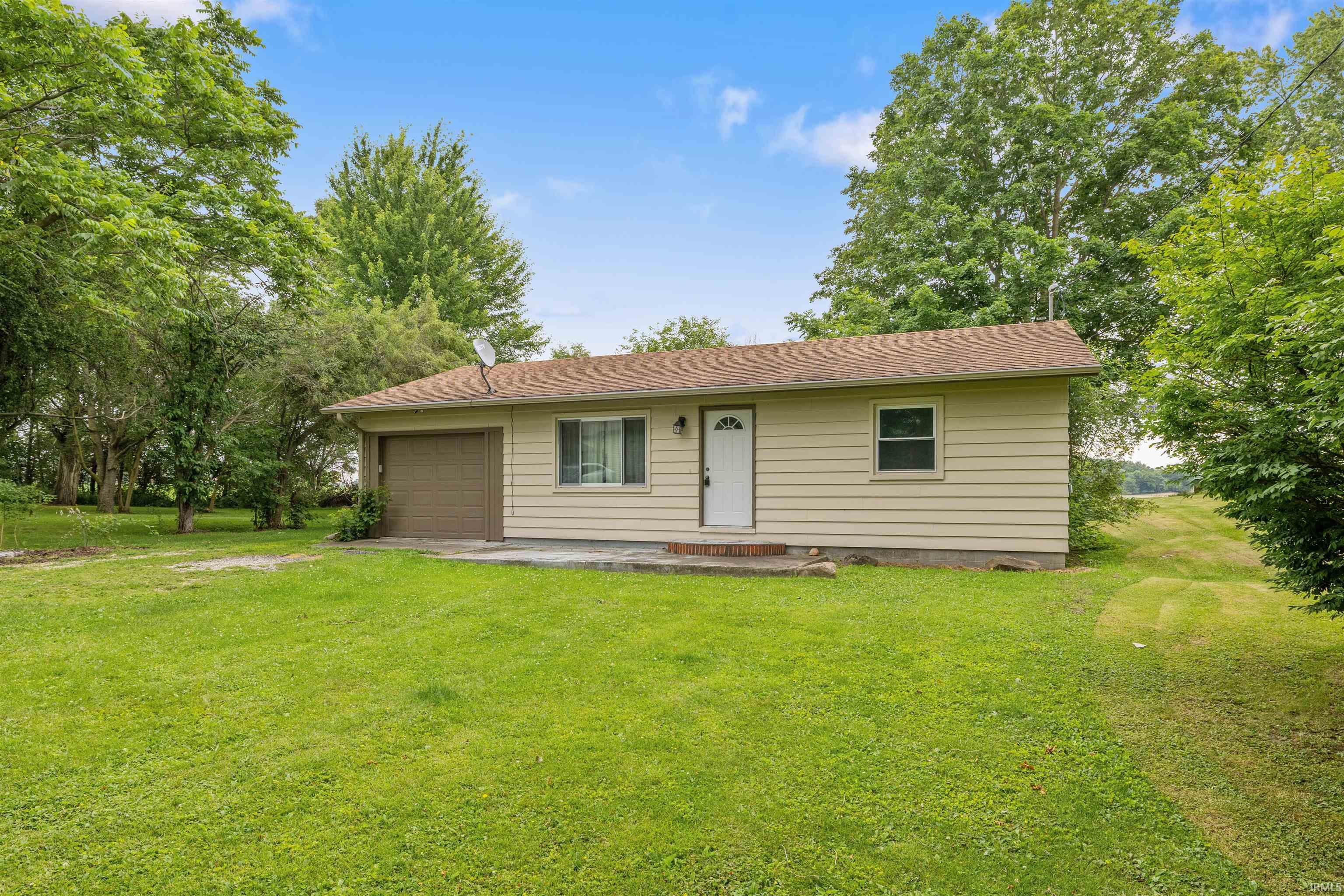 720 North Wayne Street Waterloo, IN 46793 - Photo 2 of 24
