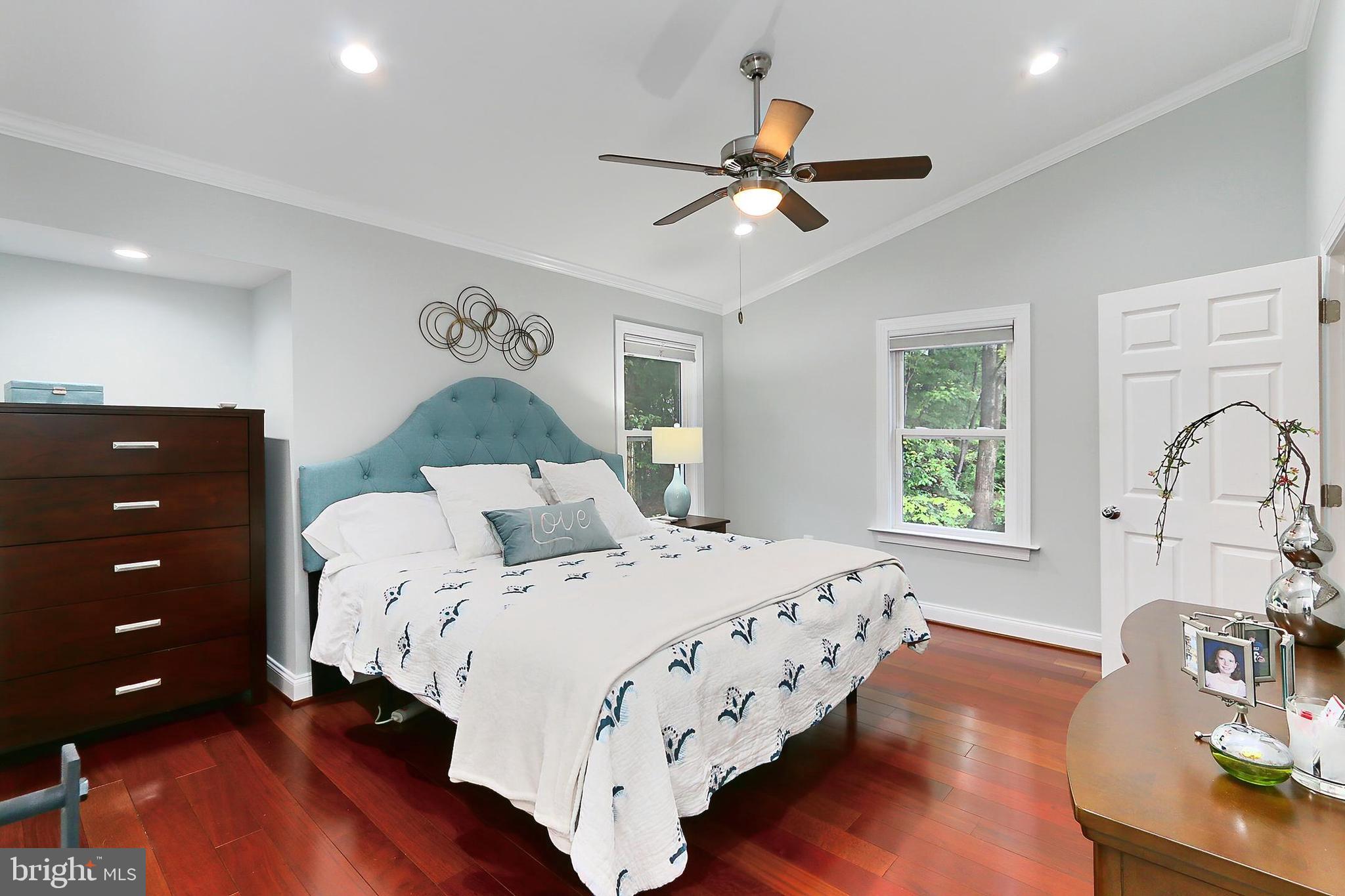 7233 Olde Lantern Way Springfield, VA 22152 - Photo 19 of 38 Crown molding, lighted ceil fan & recessed lights