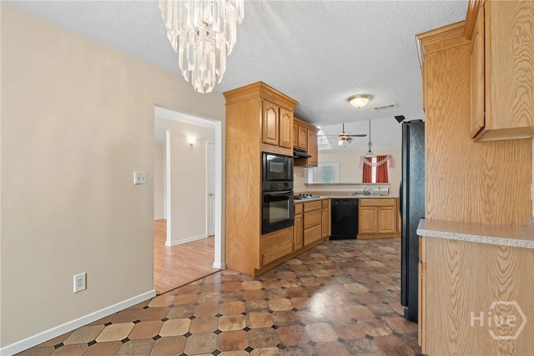 27 Darling Street Savannah, GA 31408 - Photo 10 of 27 Gallery Image 10