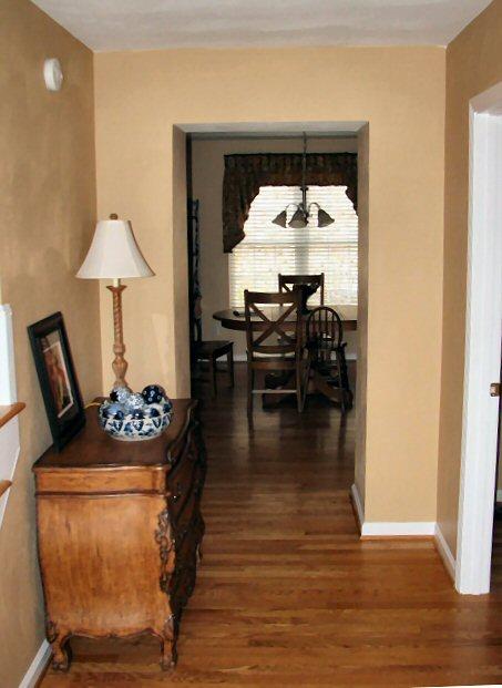 736 Ridgecrest Lane Roanoke, VA 24019 - Photo 14 of 44 Foyer
