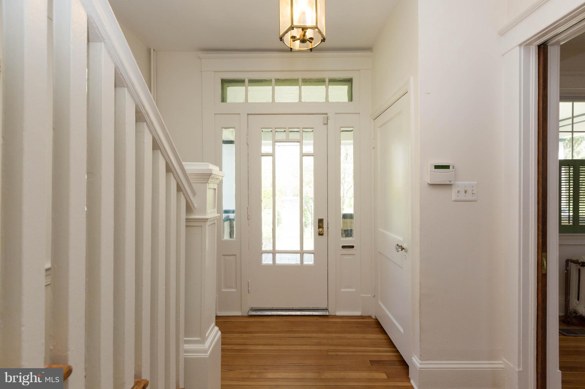 2219 Crest Road Baltimore, MD 21209 - Photo 2 of 30 Interior (General)