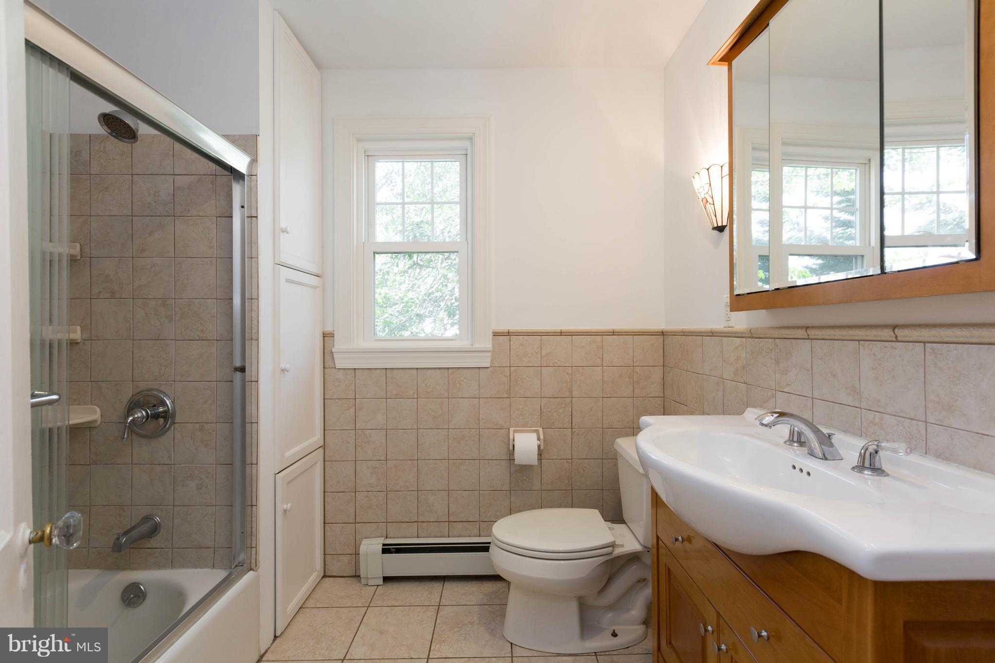 2219 Crest Road Baltimore, MD 21209 - Photo 20 of 30 Bath (Master)