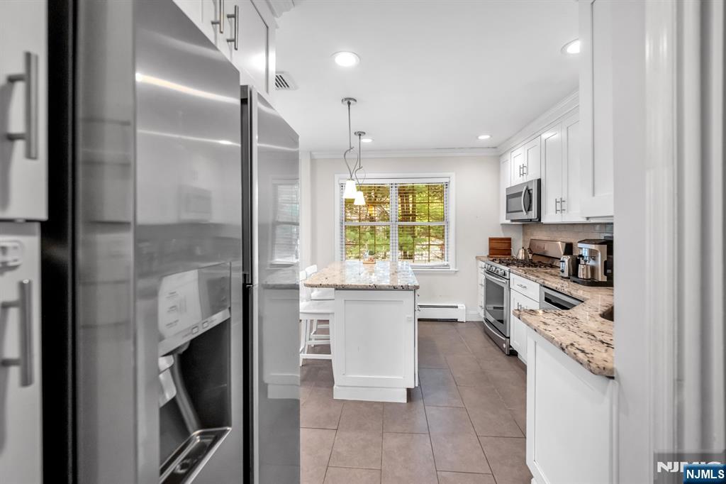 364 Knickerbocker Road Cresskill, NJ 07626 - Photo 18 of 45