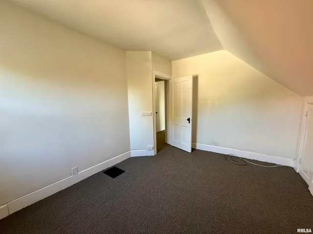 $119,900 | 1150 Bateman Street, Galesburg, IL 61401