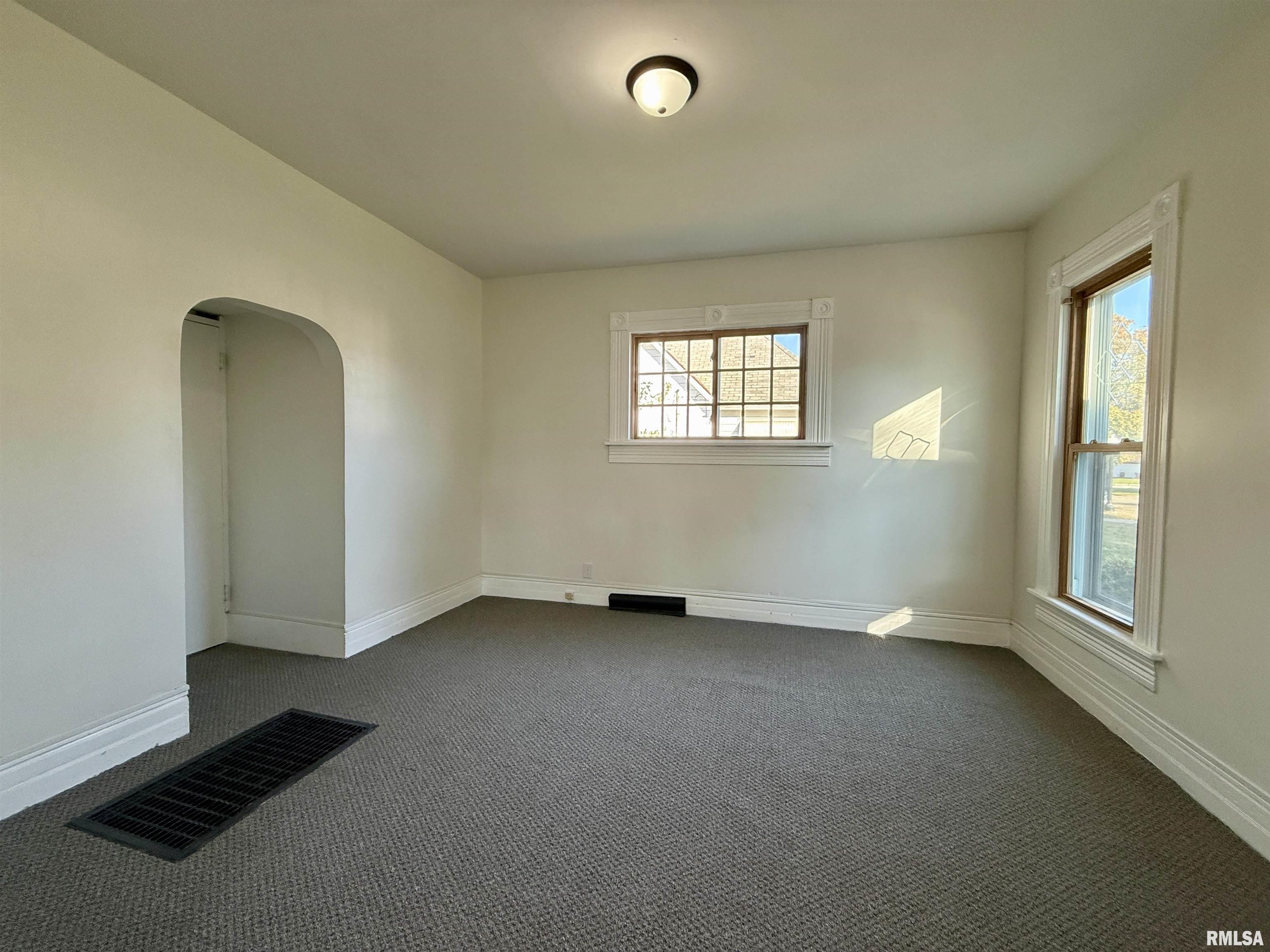 1150 Bateman Street Galesburg, IL 61401 - Photo 5 of 30