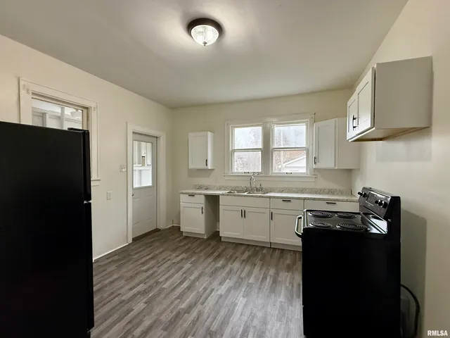 $119,900 | 1150 Bateman Street, Galesburg, IL 61401