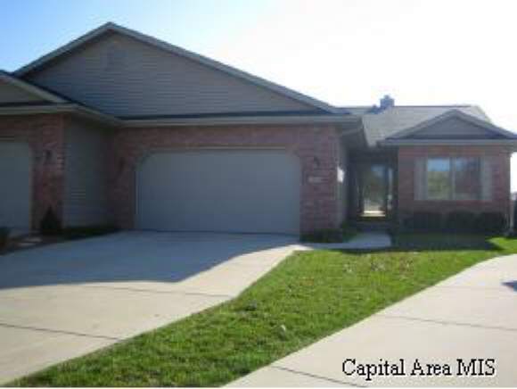 2002 Monteford Court Springfield, IL 62704 - Photo 1 of 9 Gallery Image 1