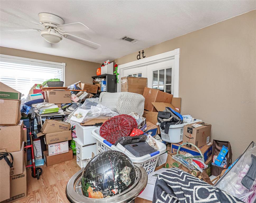 10039 88th Street Seminole, FL 33777 - Photo 31 of 44 a very nice looking room with a couch