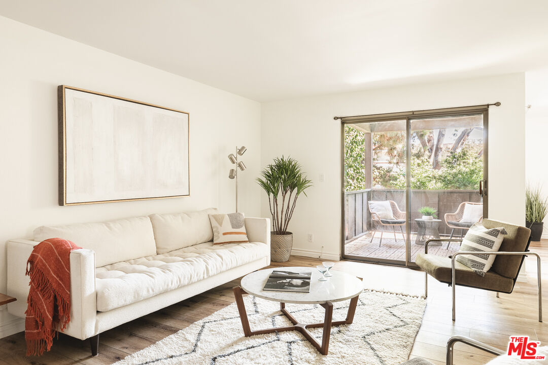 3933 North Virginia Road, Unit 201 Long Beach, CA 90807 - Photo 3 of 36 Gallery Image 3