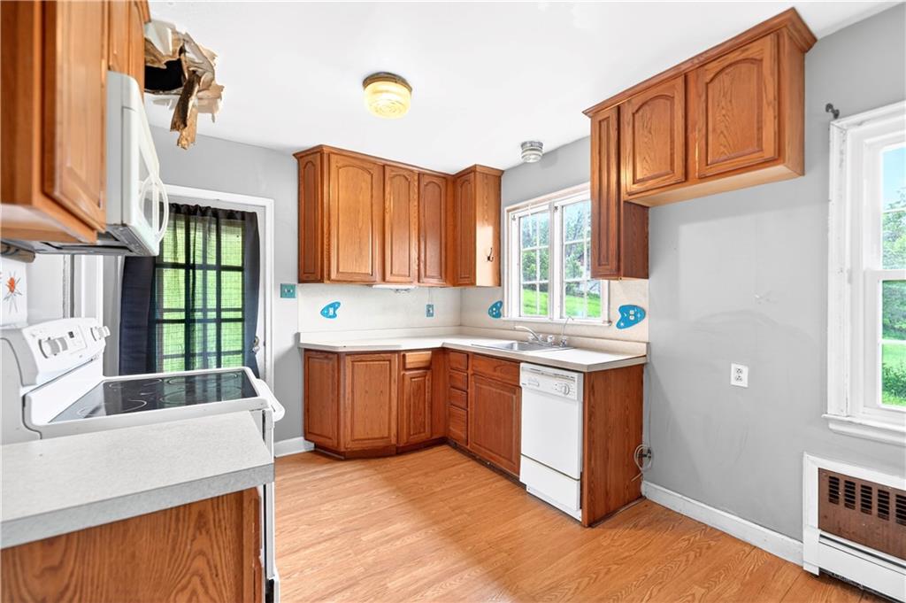 900 Washington Road Washington, PA 15301 - Photo 23 of 50 The kitchen is fully equipped...