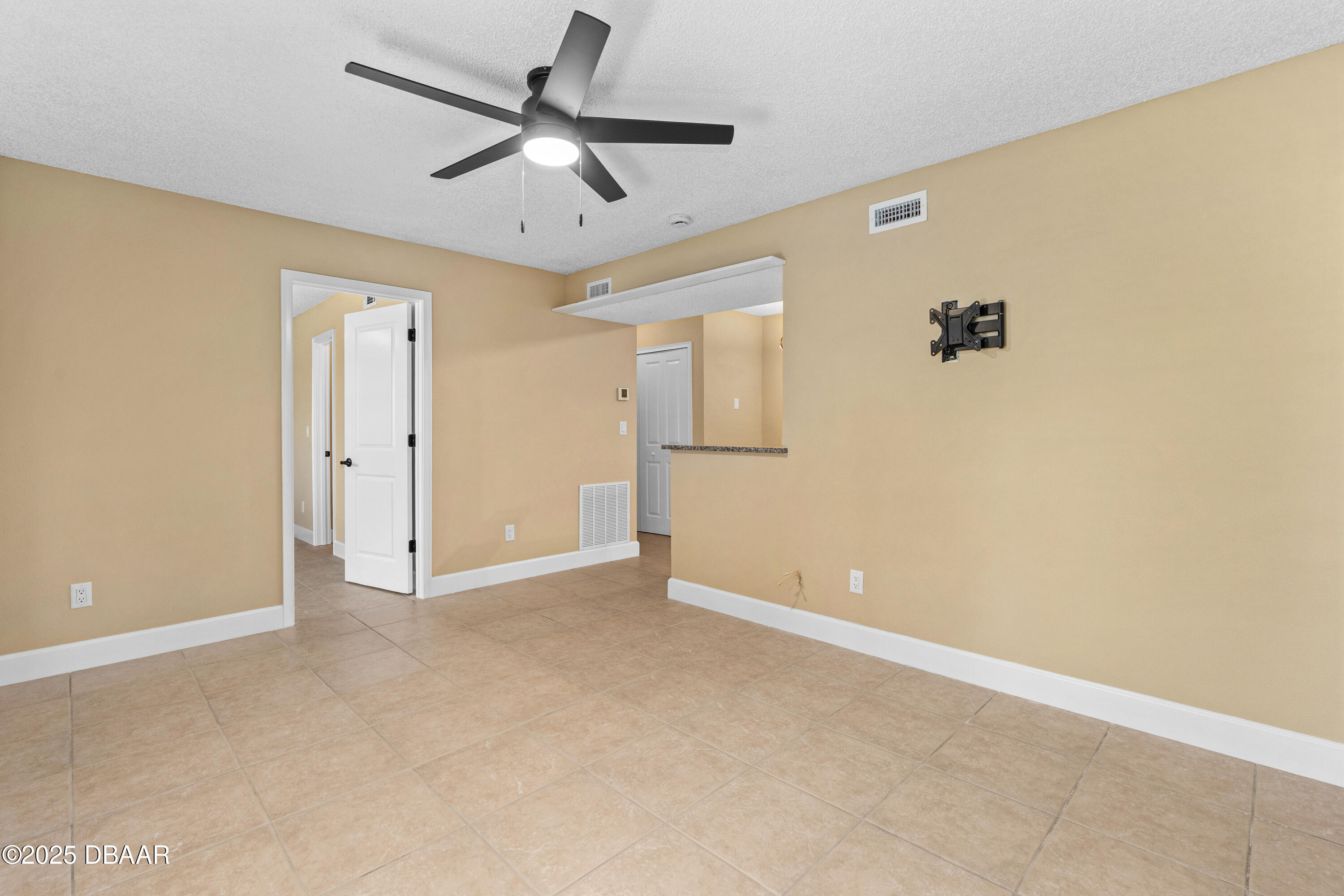 1600 Big Tree Road, Unit G3 South Daytona, FL 32119 - Photo 11 of 27 1600 Big Tree G3 -11
