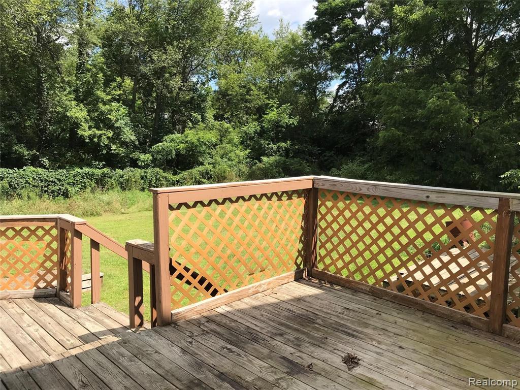 9117 Bennett Lake Road Fenton, MI 48430 - Photo 10 of 29