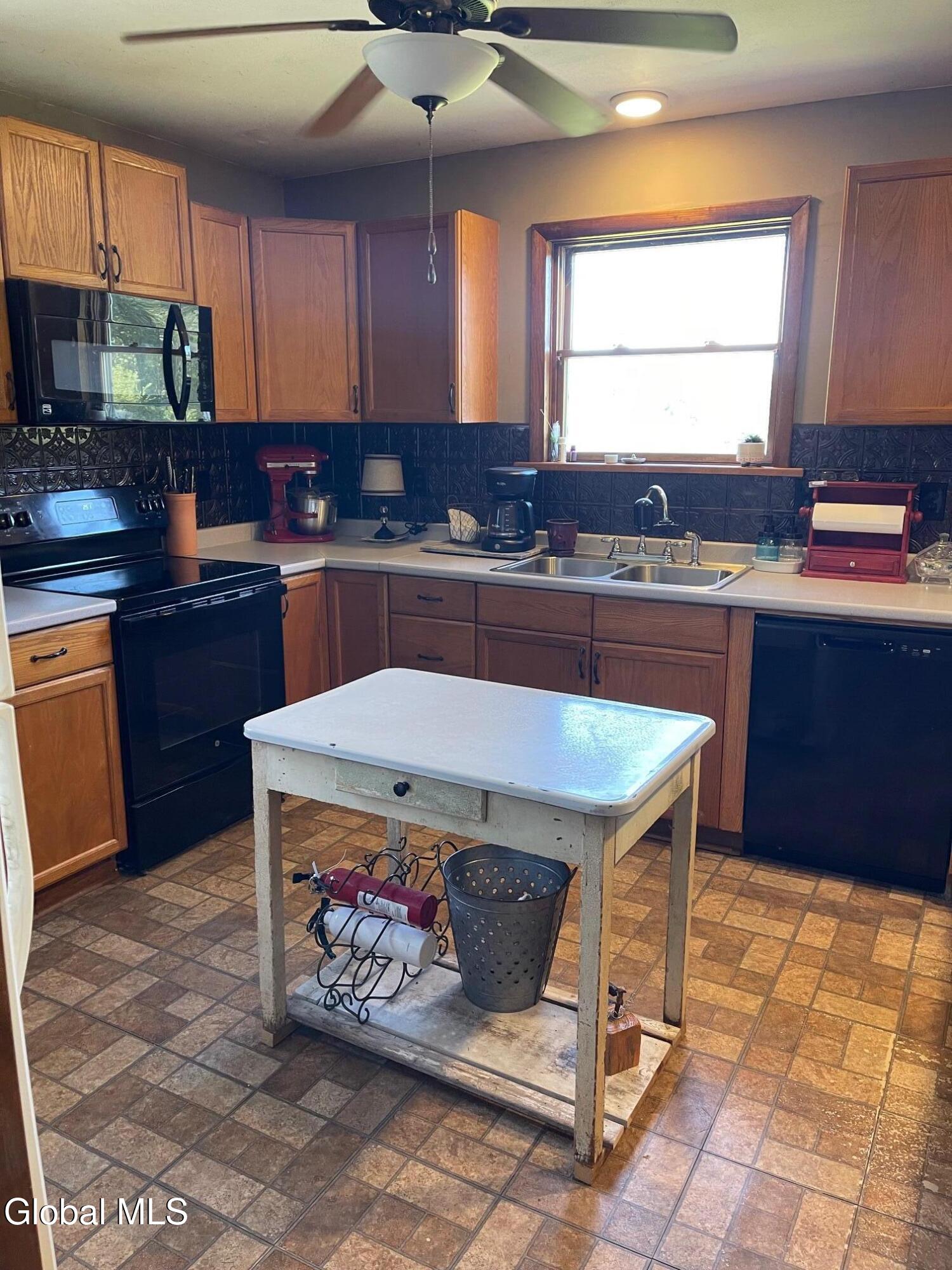 427 Patrick Road Seward, NY 12043 - Photo 6 of 34 IMG_4382