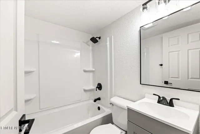 $200,000 | 124 Blue Drive, La Follette, TN 37766