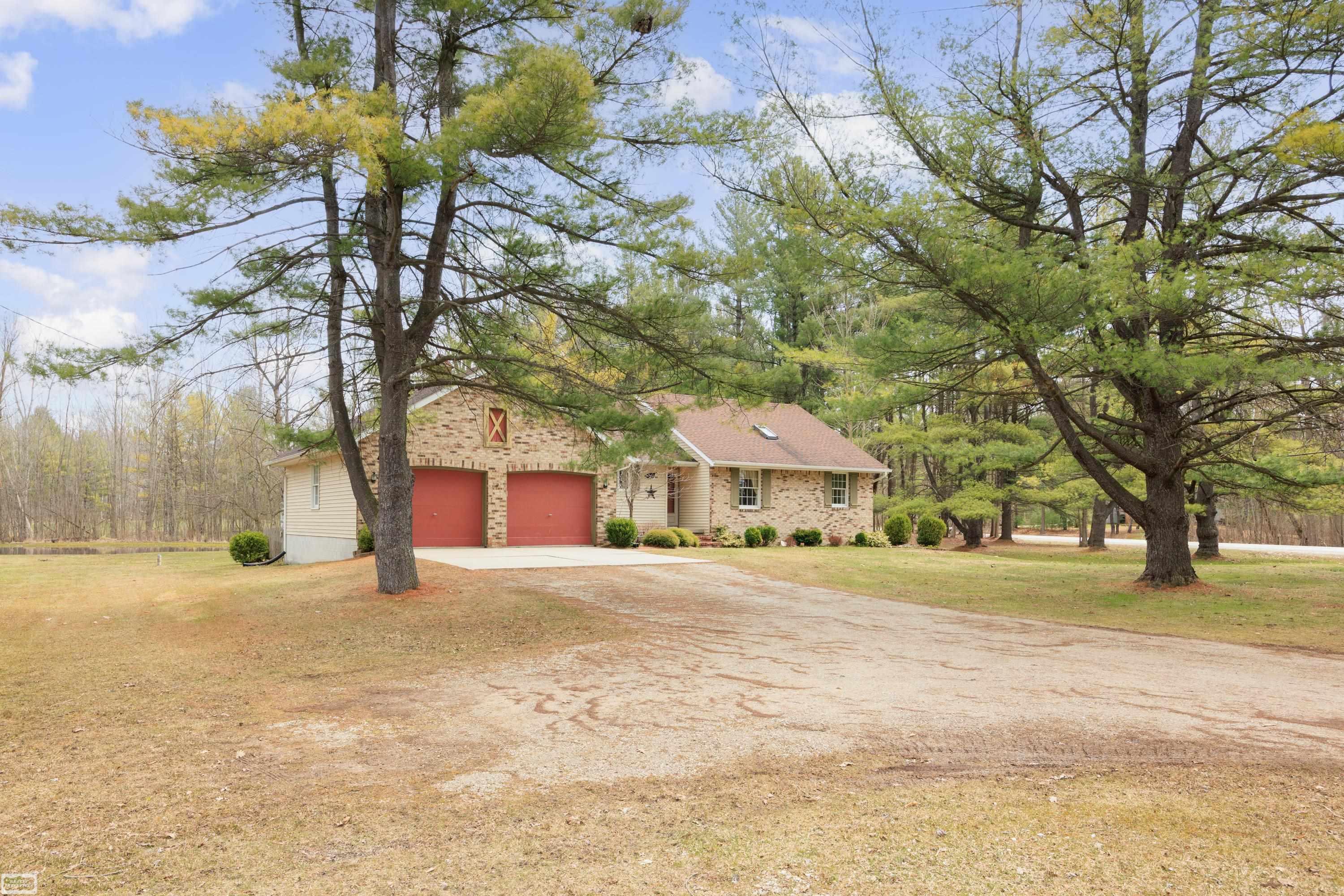 475 South Bartlett Road St. Clair, MI 48079 - Photo 1 of 48 50171690-3301acd3-47cb-4856-9f40-347b750a920e.JPG