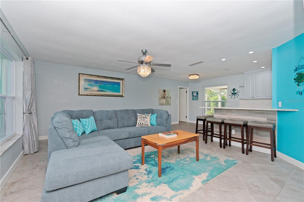 1250 Dinnerbell Lane East Dunedin, FL 34698 - Photo 5 of 44