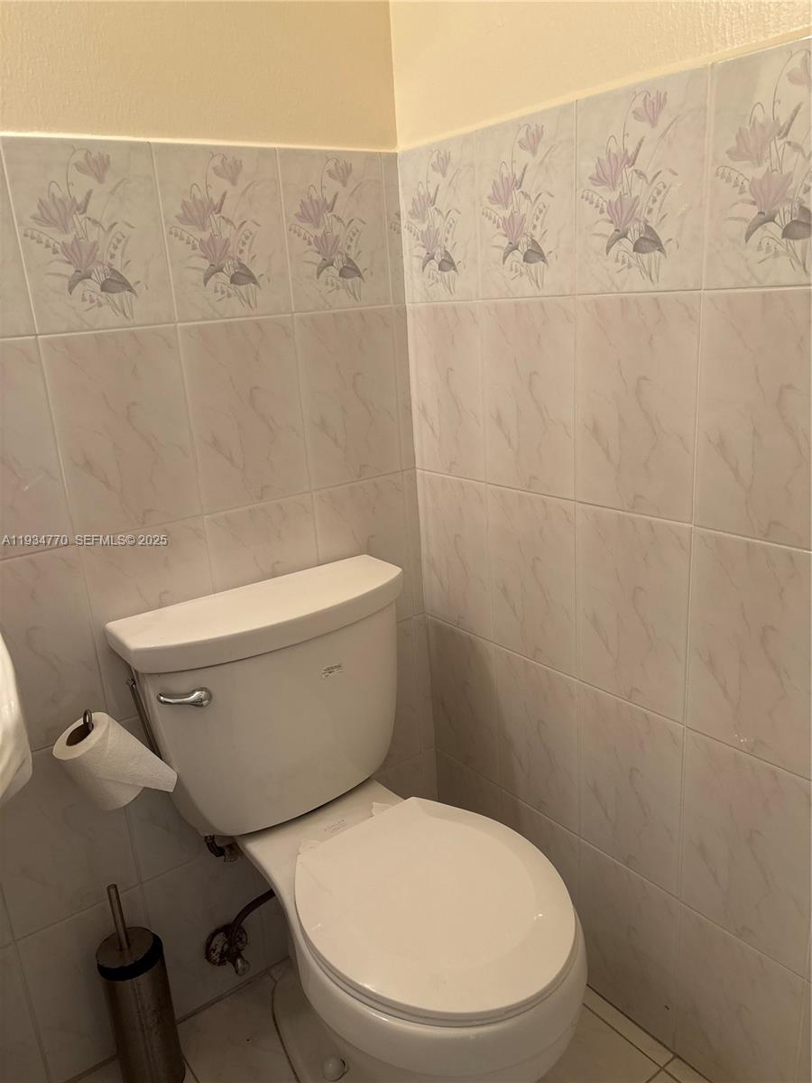 1825 South Ocean Drive, Unit 12 Hallandale Beach, FL 33009 - Photo 11 of 17