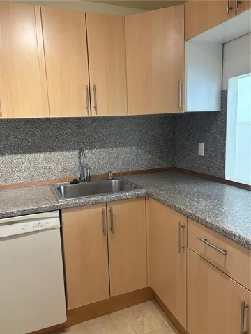 $2,100 | 1825 South Ocean Drive, Unit 12, Hallandale Beach, FL 33009