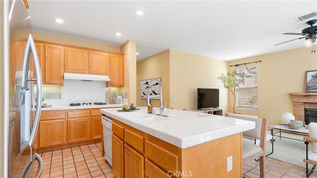 26009 Twain Place Stevenson Ranch, CA 91381 - Photo 16 of 37