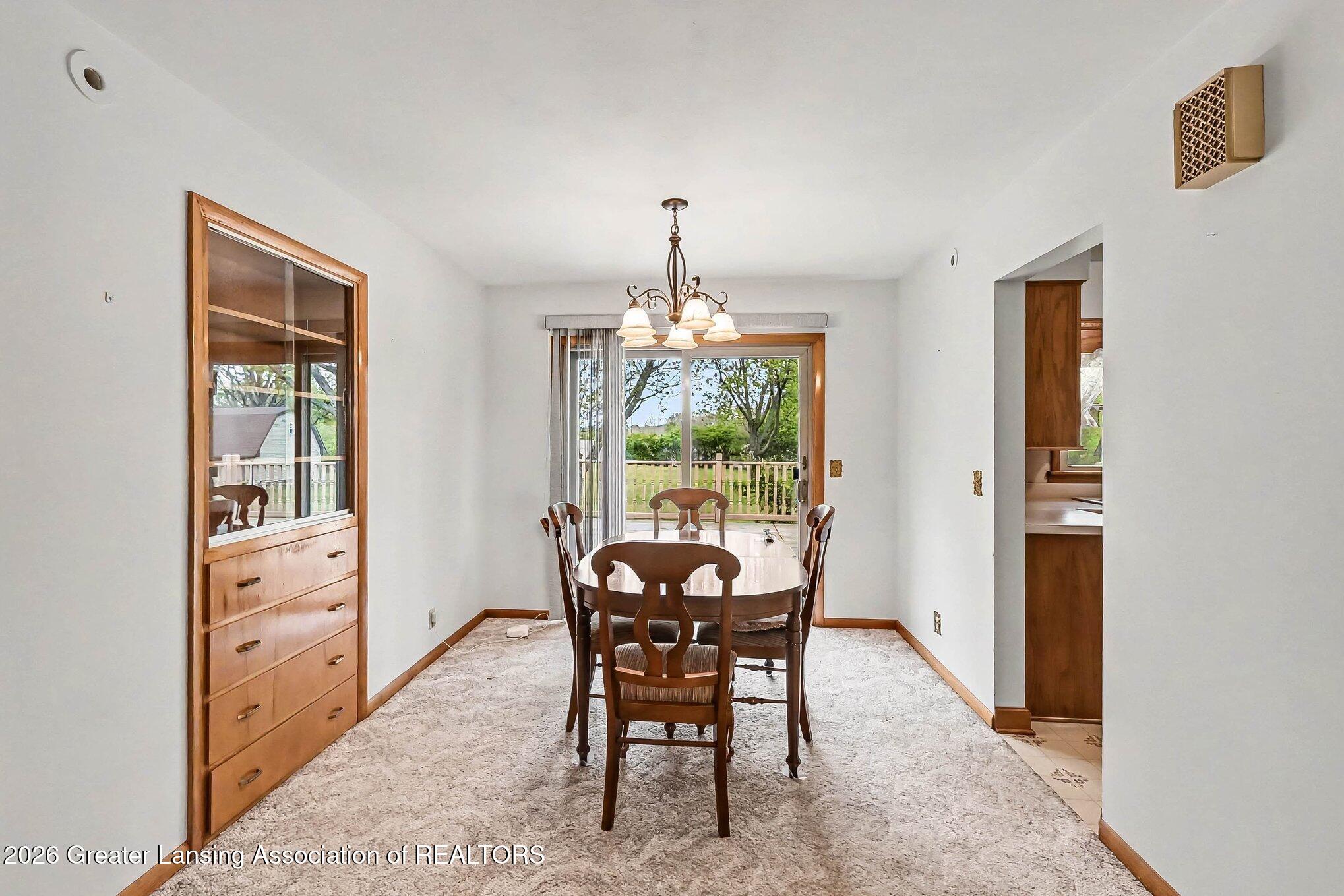 15515 Wood Road Lansing, MI 48906 - Photo 5 of 24 5-Dining Room