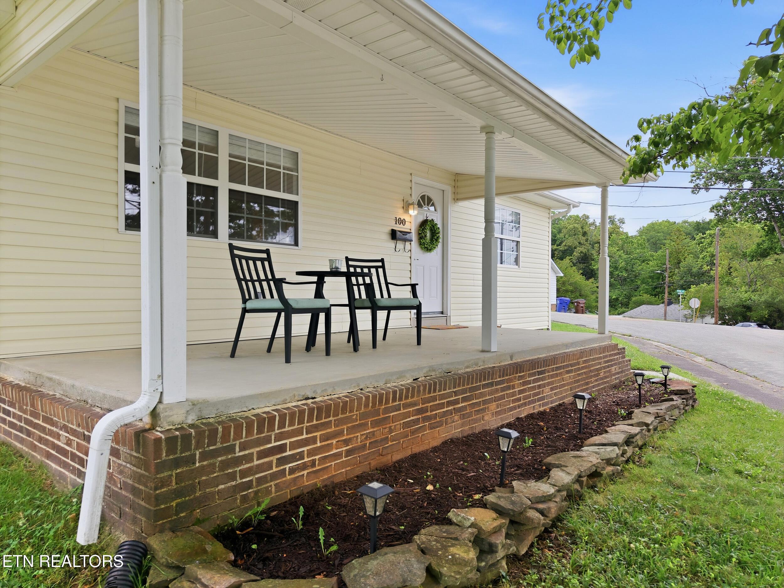 100 Ulysses Lane Oak Ridge, TN 37830 - Photo 8 of 37 4_100_ulysses_ln_0004