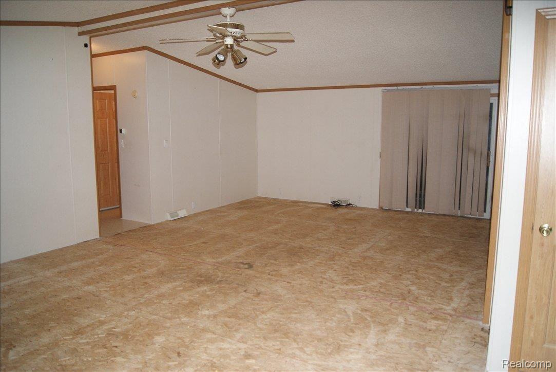 51330 Arkona Road Belleville, MI 48111 - Photo 7 of 13 LIVING RM