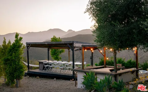 $1,450,000 | 34550 Mulholland Highway, Malibu, CA 90265