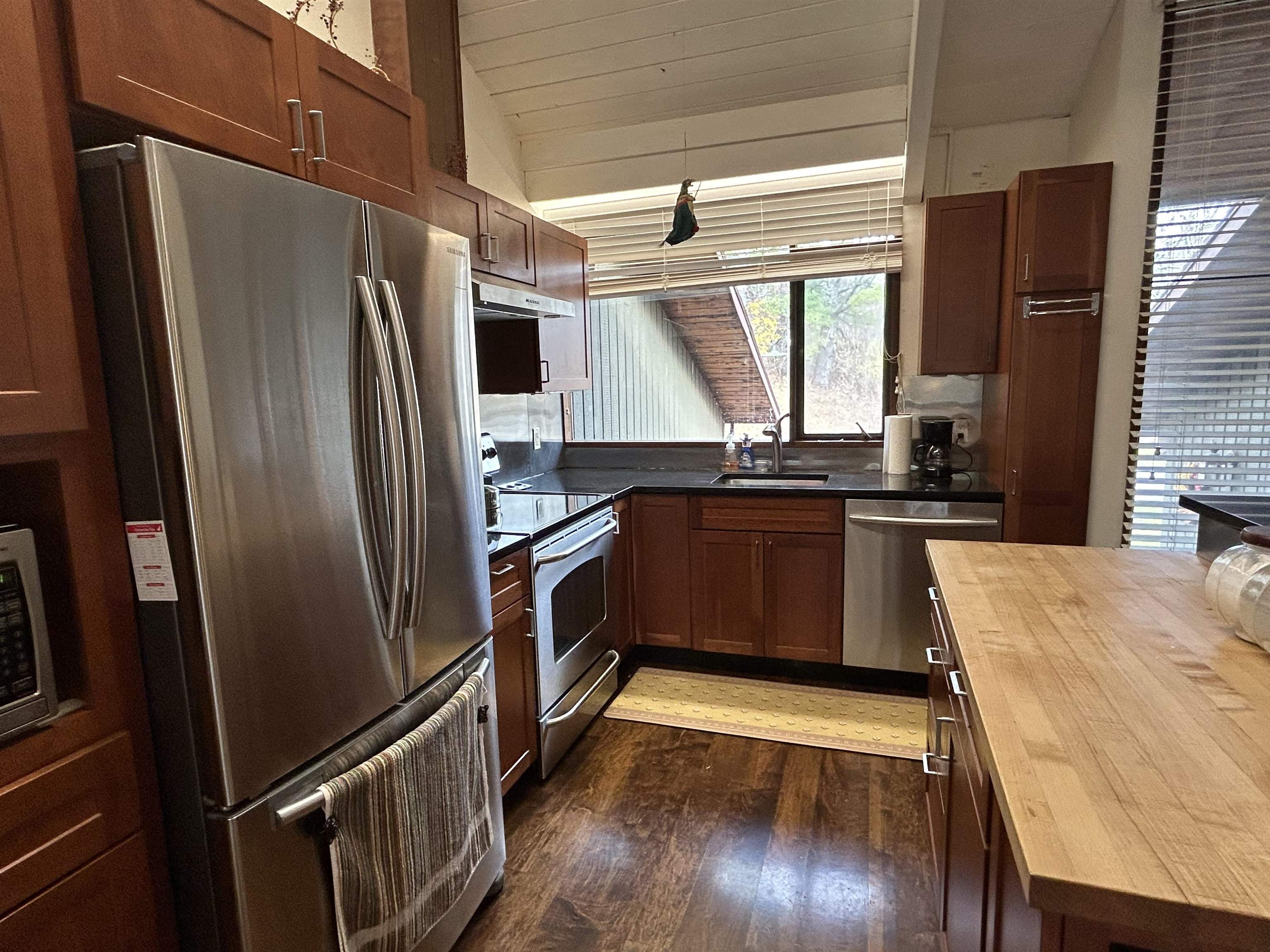 362 Murray Hill S Road, Unit 2 Manchester Center, VT 05255 - Photo 6 of 15 Gallery Image 6