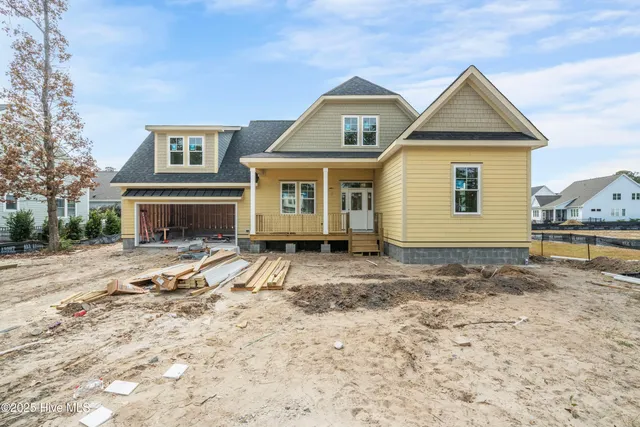 $695,000 | 415 Raven Gln Drive, Southport, NC 28461