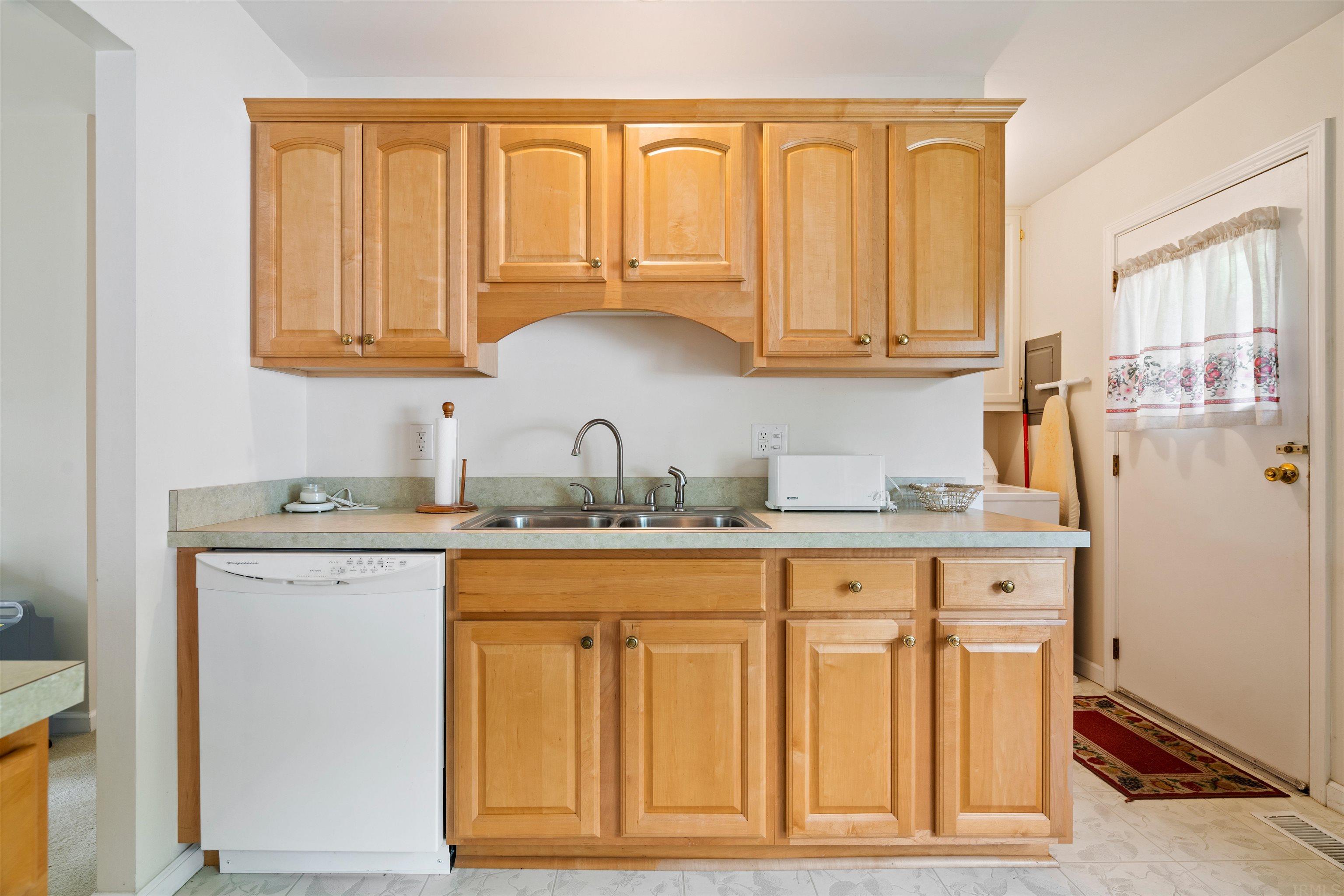 1833 Colony Road Evansville, IN 47715 - Photo 17 of 26 Gallery Image 17