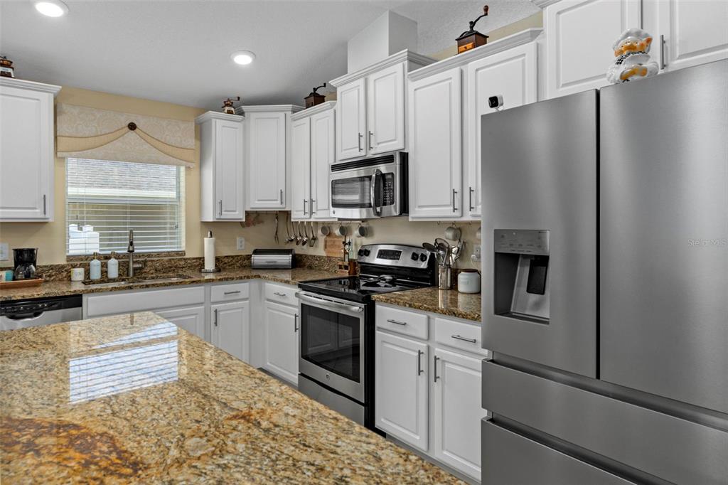 18334 Waydale Loop Hudson, FL 34667 - Photo 12 of 36