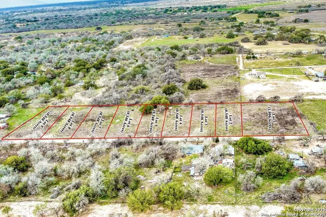 $50,000 | 450 County Road 124, Floresville, TX 78114