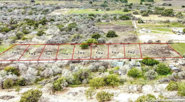 $50,000 | 450 County Road 124, Floresville, TX 78114