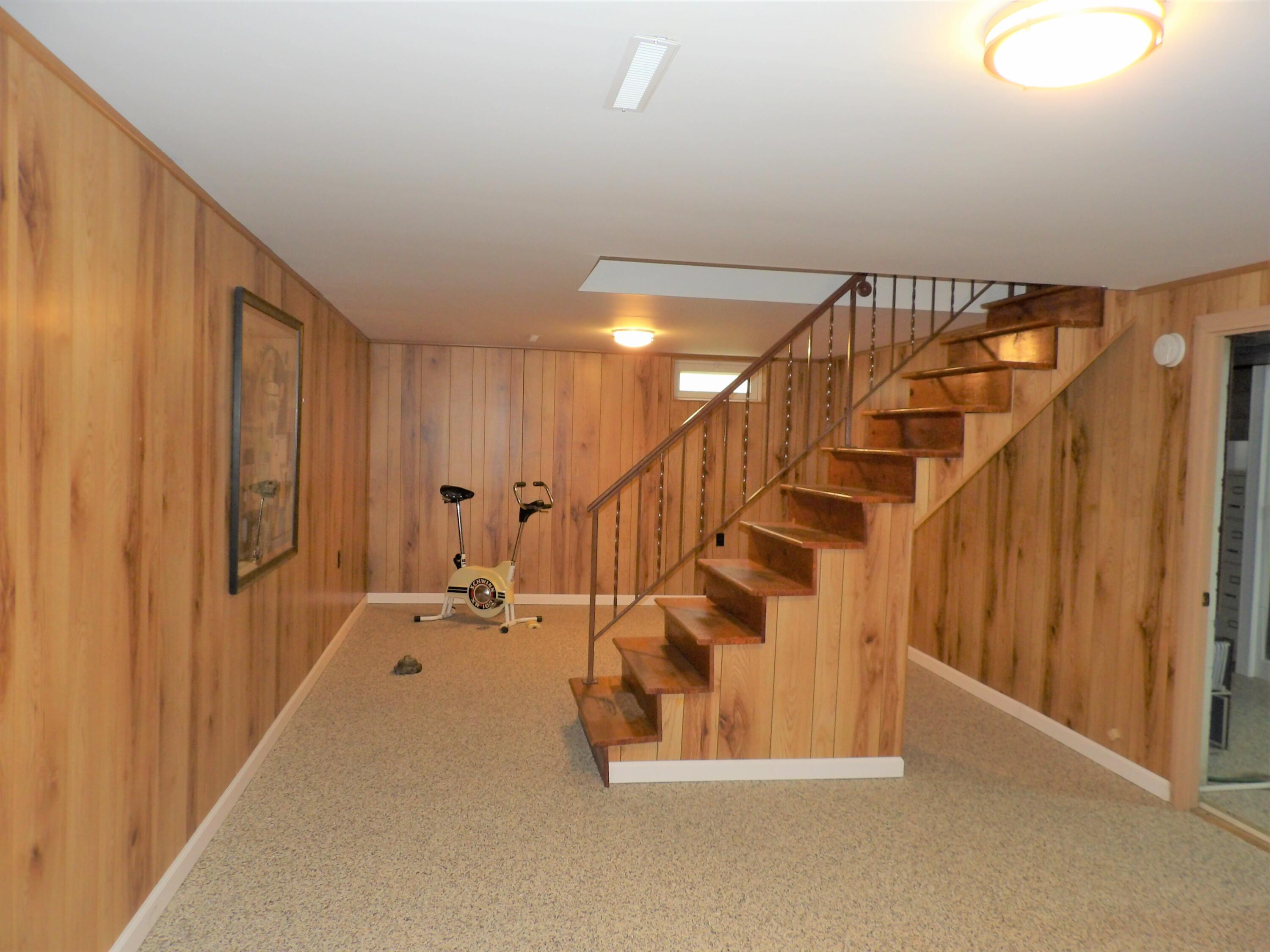 631 Bernhard Road Whitehall, OH 43213 - Photo 25 of 35 104_0672