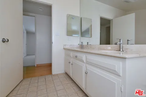 $1,549,000 | 6041 Ellenview Avenue, Woodland Hills, CA 91367