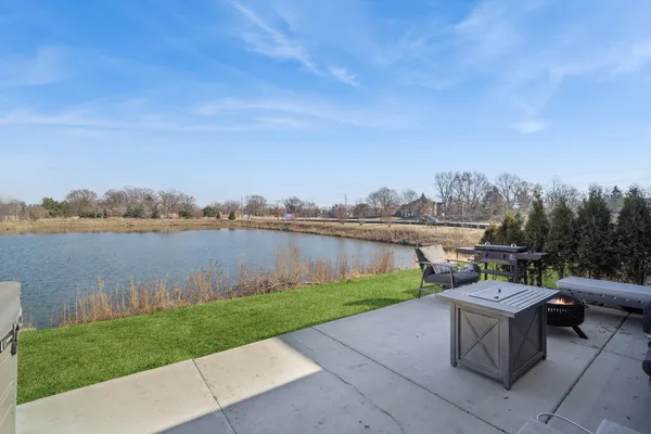 $815,000 | 142 Roman Lane, Hawthorn Woods, IL 60047