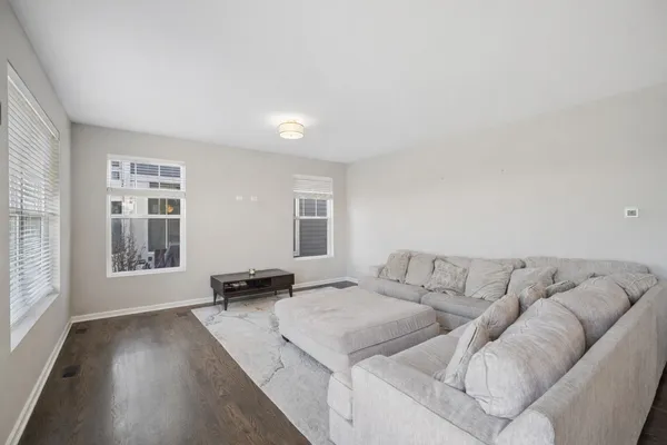 $815,000 | 142 Roman Lane, Hawthorn Woods, IL 60047