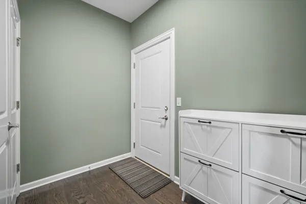 $815,000 | 142 Roman Lane, Hawthorn Woods, IL 60047