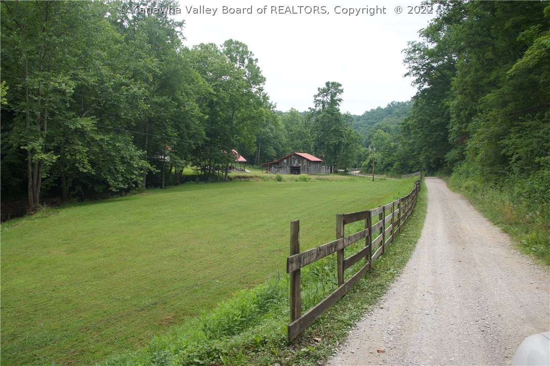 1710 Kettle Road Elkview, WV 25071 - Photo 16 of 26 Gallery Image 16