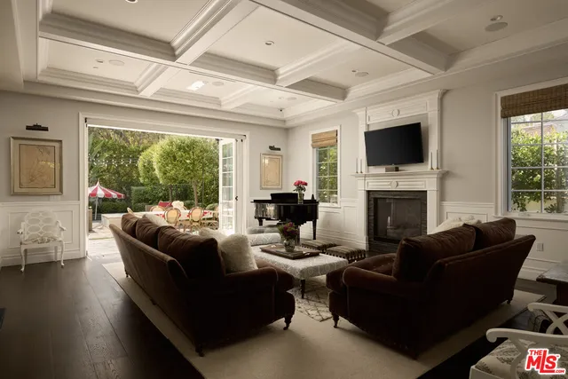 $8,495,000 | 361 North Bowling Green Way, Los Angeles, CA 90049